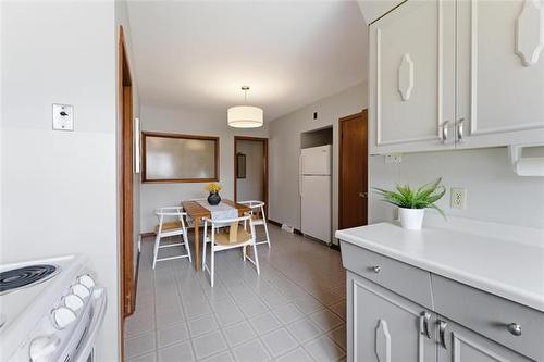 4 Windermere Bay, Winnipeg, MB 
