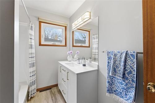 4 Windermere Bay, Winnipeg, MB 
