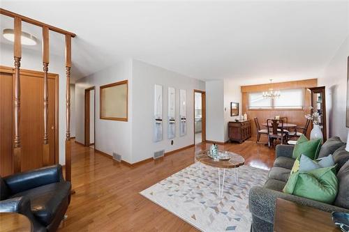 4 Windermere Bay, Winnipeg, MB 
