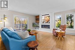 Upper level living room - 