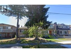 2876 W 18TH AVENUE  Vancouver, BC V6L 1B6