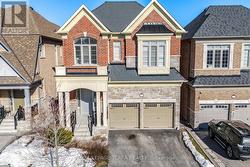 11 LOCKTON STREET  Whitby, ON L1P 0E1