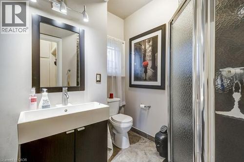 46 Sherman Avenue S, Hamilton, ON - Indoor Photo Showing Bathroom