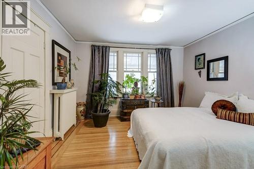 46 Sherman Avenue S, Hamilton, ON - Indoor Photo Showing Bedroom