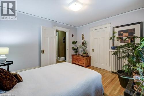 46 Sherman Avenue S, Hamilton, ON - Indoor Photo Showing Bedroom