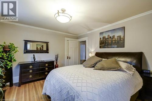 46 Sherman Avenue S, Hamilton, ON - Indoor Photo Showing Bedroom