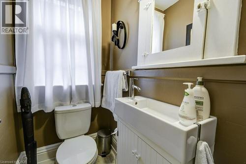 46 Sherman Avenue S, Hamilton, ON - Indoor Photo Showing Bathroom