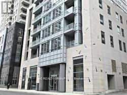 702 - 21 BALMUTO STREET Toronto, ON M4Y 1W4