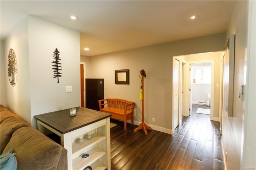 2042 Cedar Rd, Nanaimo, BC 