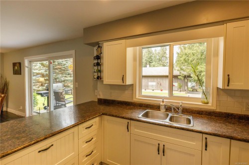 2042 Cedar Rd, Nanaimo, BC 