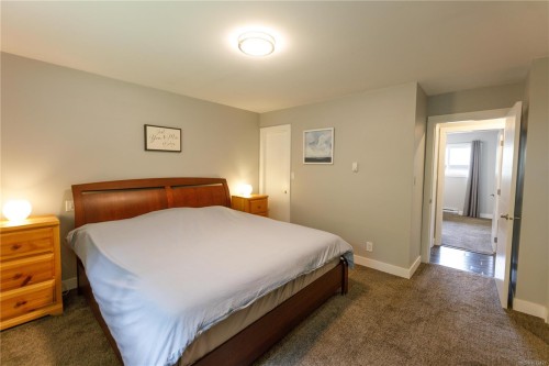2042 Cedar Rd, Nanaimo, BC 