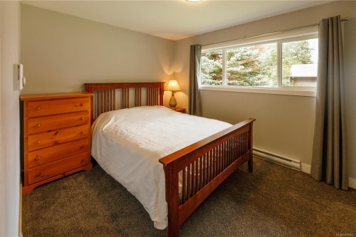 2042 Cedar Rd, Nanaimo, BC 