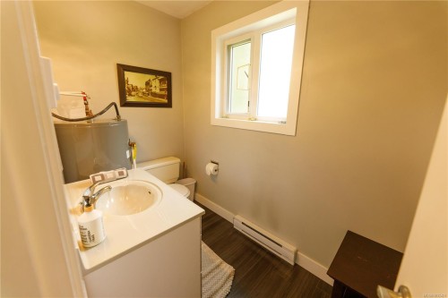 2042 Cedar Rd, Nanaimo, BC 