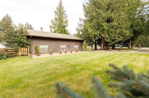 2042 Cedar Rd, Nanaimo, BC 