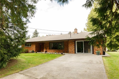2042 Cedar Rd, Nanaimo, BC 