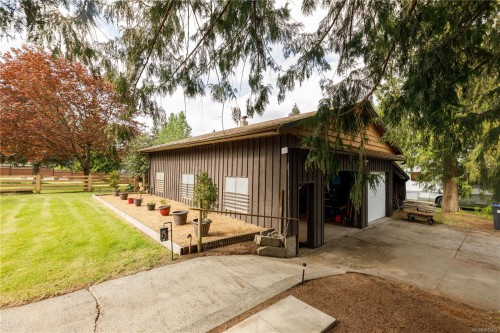 2042 Cedar Rd, Nanaimo, BC 