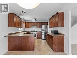 Bright kitchen - 