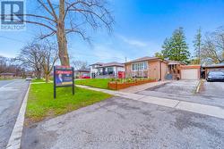 118 BRIMORTON DRIVE Toronto, ON M1P 4A1