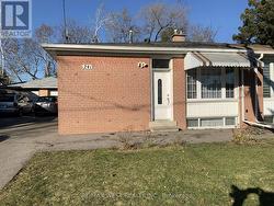 MAIN FLOOR - 241 ASHLAR ROAD Richmond Hill, ON L4C 2W7