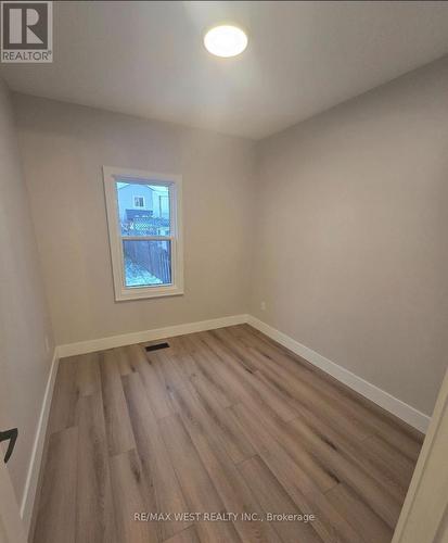 413 Paling Avenue, Hamilton, ON - Indoor Photo Showing Other Room