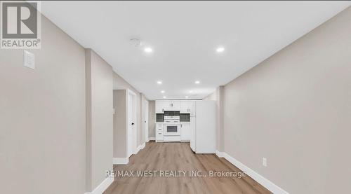 413 Paling Avenue, Hamilton, ON - Indoor Photo Showing Other Room