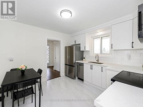 873 Sixth Street, Mississauga, ON - Indoor Photo Showing Kitchen With Stainless Steel Kitchen