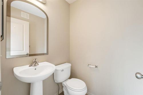 231 Bellflower Road, Winnipeg, MB - Indoor Photo Showing Bathroom