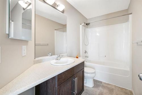 231 Bellflower Road, Winnipeg, MB - Indoor Photo Showing Bathroom