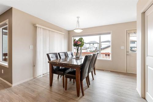 231 Bellflower Road, Winnipeg, MB - Indoor Photo Showing Dining Room