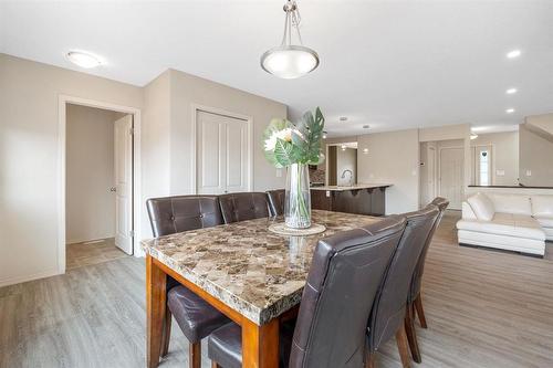 231 Bellflower Road, Winnipeg, MB - Indoor Photo Showing Dining Room