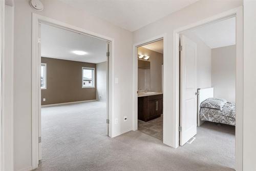 231 Bellflower Road, Winnipeg, MB - Indoor Photo Showing Other Room