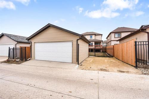 231 Bellflower Road, Winnipeg, MB - Outdoor With Exterior