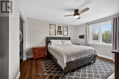 9 Willow Drive, Augusta, ON - Indoor Photo Showing Bedroom