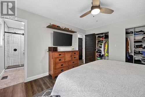 9 Willow Drive, Augusta, ON - Indoor Photo Showing Bedroom