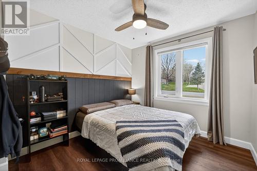 9 Willow Drive, Augusta, ON - Indoor Photo Showing Bedroom