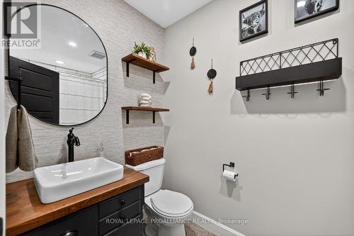 9 Willow Drive, Augusta, ON - Indoor Photo Showing Bathroom