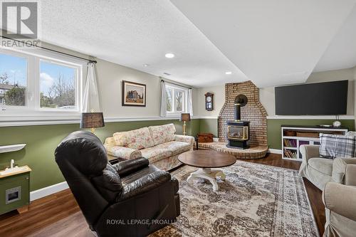 9 Willow Drive, Augusta, ON - Indoor Photo Showing Living Room With Fireplace