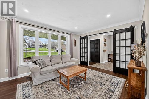 9 Willow Drive, Augusta, ON - Indoor Photo Showing Living Room