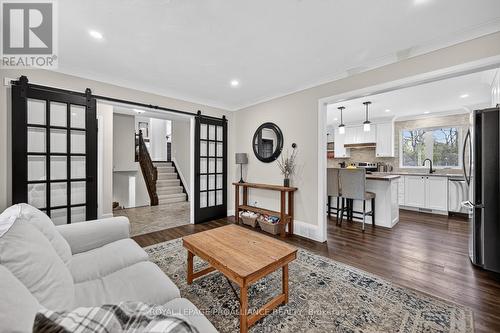9 Willow Drive, Augusta, ON - Indoor Photo Showing Living Room