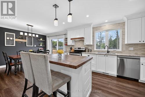 9 Willow Drive, Augusta, ON - Indoor Photo Showing Kitchen With Upgraded Kitchen