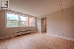 141 CHAPEL Street Unit# 9 Kitchener, ON N2H 2T6
