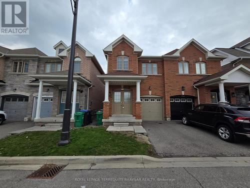 902 Francine Crescent, Mississauga, ON - Outdoor With Facade
