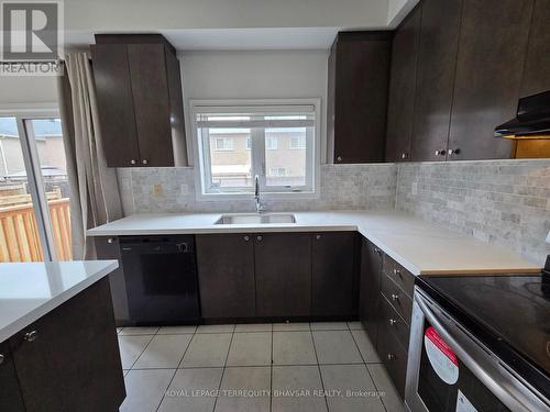 902 Francine Crescent, Mississauga, ON - Indoor Photo Showing Kitchen