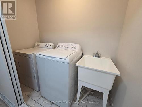 902 Francine Crescent, Mississauga, ON - Indoor Photo Showing Laundry Room