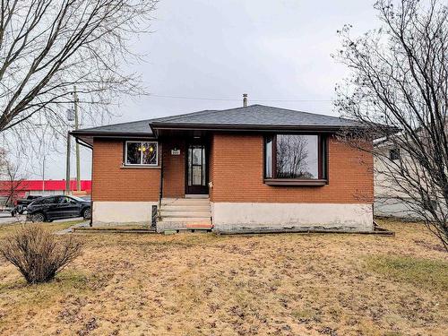 200 Kensington Drive  Thunder Bay, ON P7C 2A5