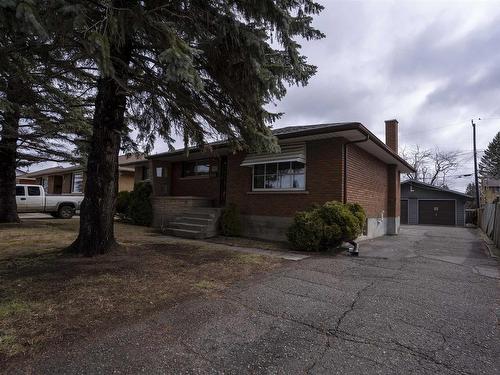 402 Westview Place  Thunder Bay, ON P7C 4M3