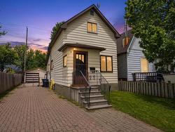 346 Harold Street N Thunder Bay, ON P7C 4C6