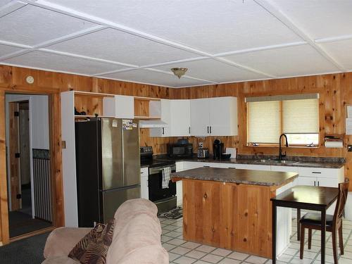 51 Grant Dr, Rainy River, ON - Indoor Photo Showing Kitchen