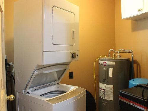 51 Grant Dr, Rainy River, ON - Indoor Photo Showing Laundry Room