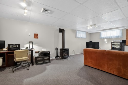 Salle familiale - 476 Rue Des Mésanges, Beloeil, QC - Indoor